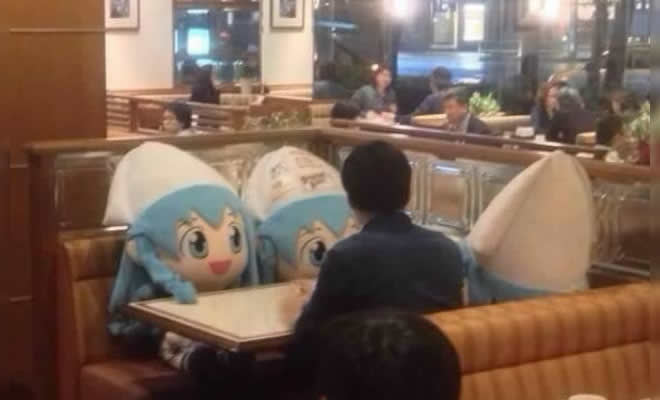 Jantar com as amigas no restaurante