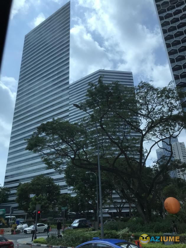 Este edifício parece um pedaço de papel