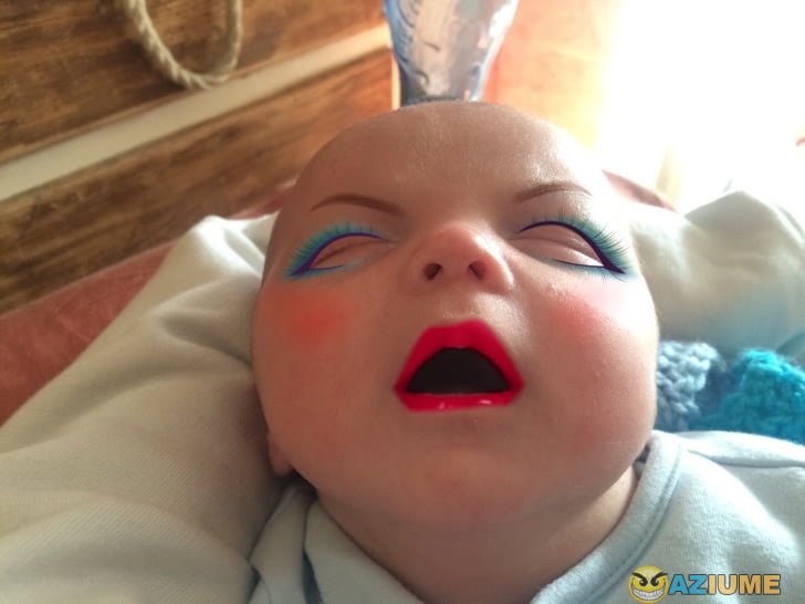 Os bebês ficam melhor usando maquiagem