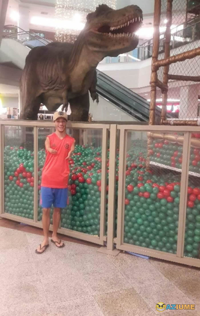 Aquele cosplay de dinossauro que você respeita Aquele cosplay de dinossauro que você respeita