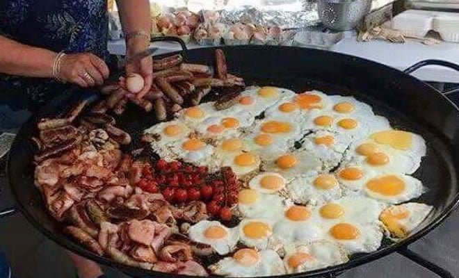 Quando você diz a vovó para preparar algo pequeno para você. Quando você diz a vovó para preparar algo pequeno para você.