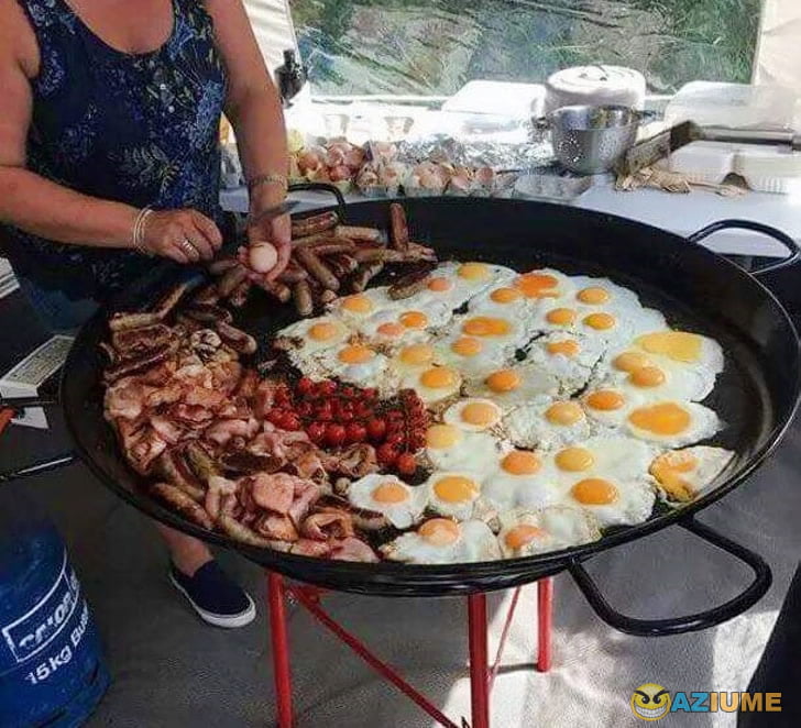 Quando você diz a vovó para preparar algo pequeno para você. Quando você diz a vovó para preparar algo pequeno para você.