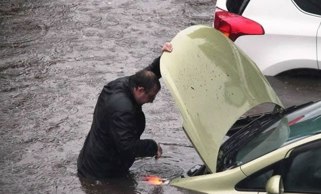 Acho que o problema é água no motor Acho que o problema é água no motor