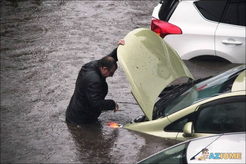Acho que o problema é água no motor