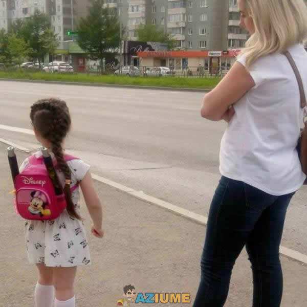 Primeiro dia de aula de uma criança Primeiro dia de aula de uma criança