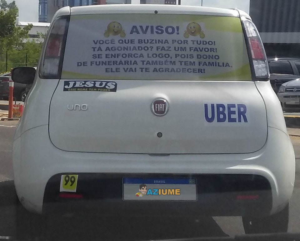 Motorista de app visto numa capital brasileira.