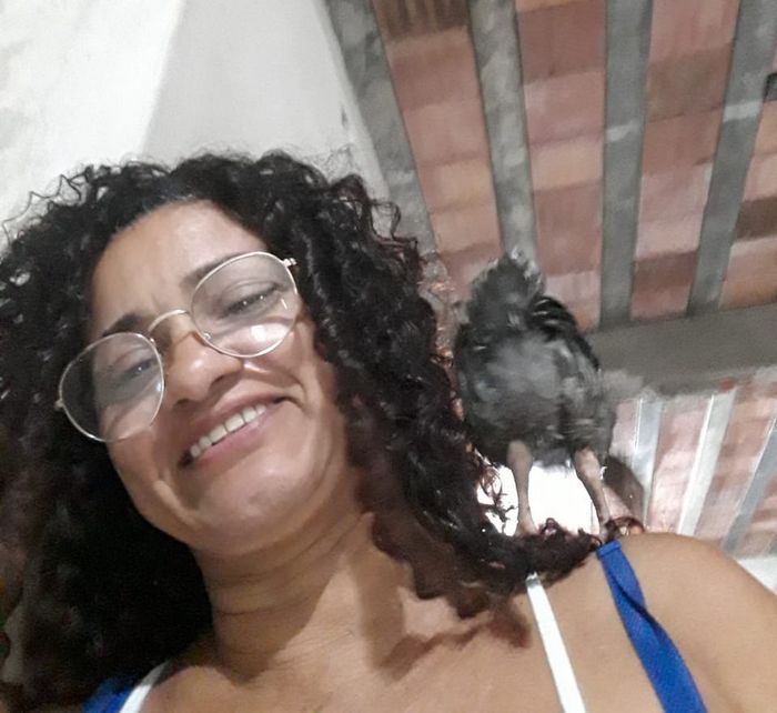 Quando a nova amiga de sua mãe é uma galinha