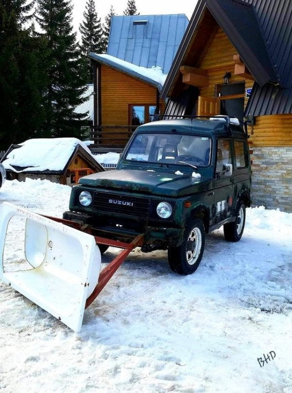 Pessoas com excelente humor e com mãos malucas Pessoas com excelente humor e com mãos malucas