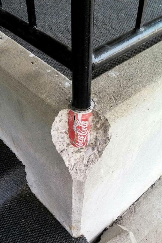 Pessoas com excelente humor e com mãos malucas Pessoas com excelente humor e com mãos malucas