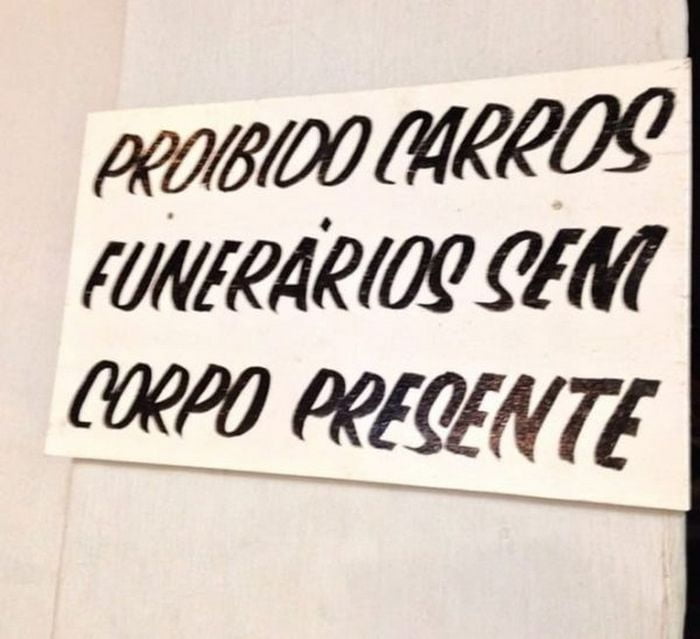 25 placas engraçadas que mostram que o humor brasileiro é único