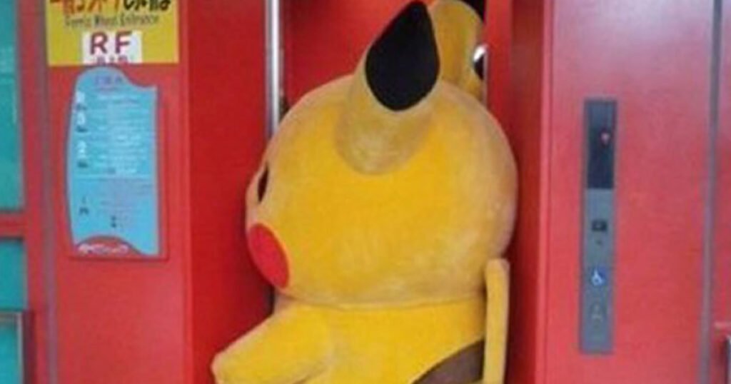 Eu tentando entrar em algumas portas Eu tentando entrar em algumas portas