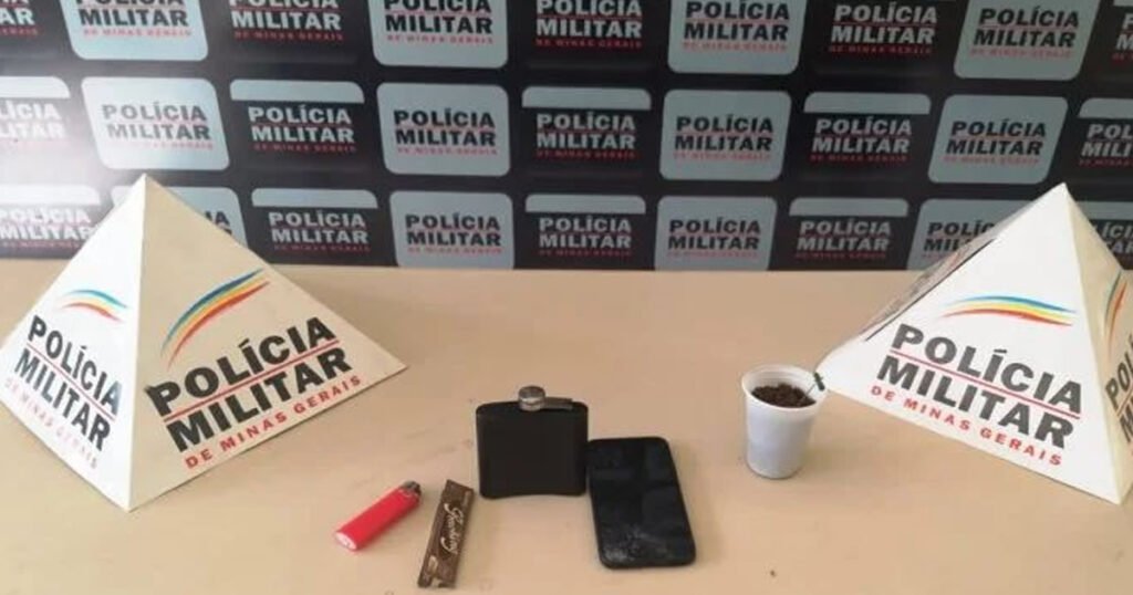 A Polícia Militar acabou com o tráfico de drogas em Minas Gerais A Polícia Militar acabou com o tráfico de drogas em Minas Gerais