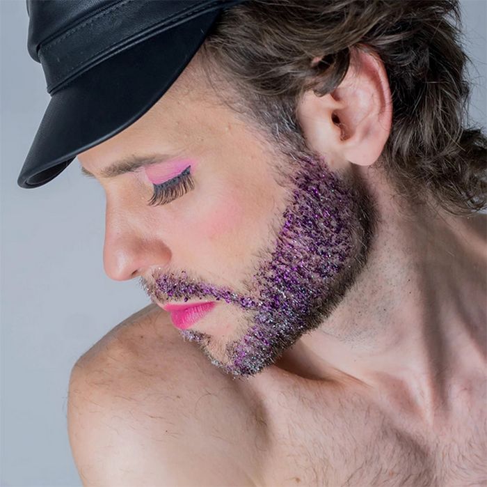 Tendência estranha do Instagram: Barba Glitter