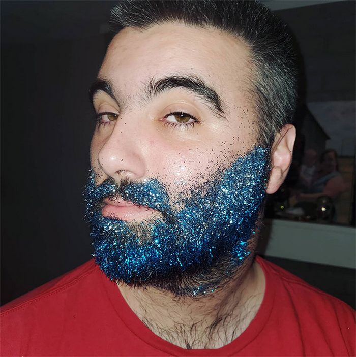 Tendência estranha do Instagram: Barba Glitter