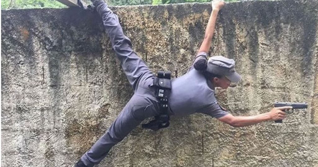 Mulher aranha poliça
