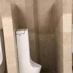 Enquanto isso em um banheiro