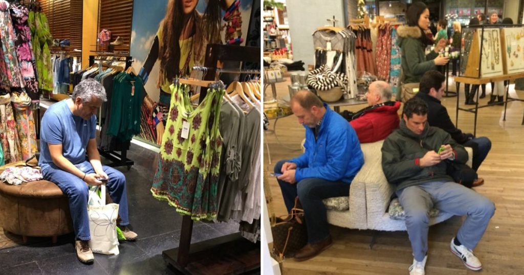 Homens tristes presos no mundo das compras com seu esposa Homens tristes presos no mundo das compras com seu esposa