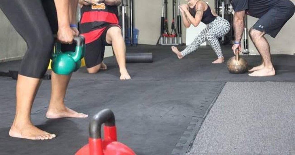 Está na moda malhar descalço? Está na moda malhar descalço?