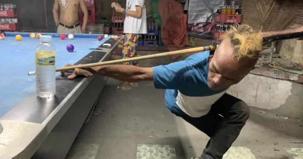 Enquanto isso no bar jogando sinuca