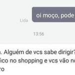 Ele sendo irônico e ela acreditando