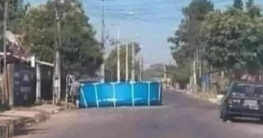 Vergonha e quintal são 2 coisas que eu não tenho. Vergonha e quintal são 2 coisas que eu não tenho.