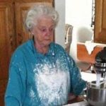 Eu tentando fazer uma receita que vi na internet