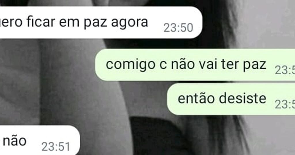 Quando a pessoa quer paz mais namora uma perturbada Quando a pessoa quer paz mais namora uma perturbada