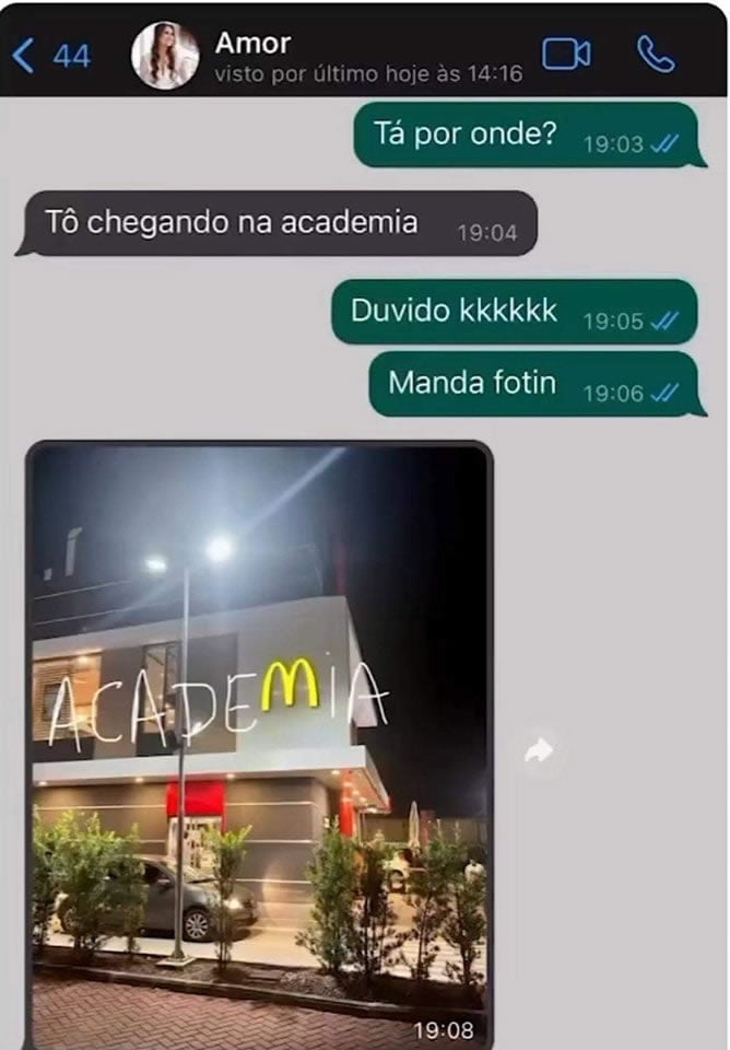 Tô chegando na academia Tô chegando na academia