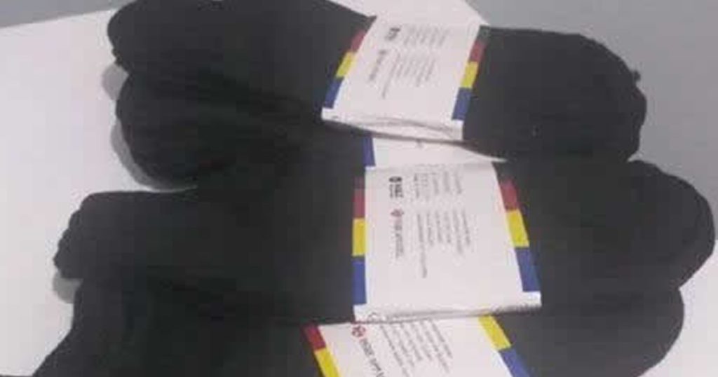 Isso faz sentido: Comprar meias iguais Isso faz sentido: Comprar meias iguais