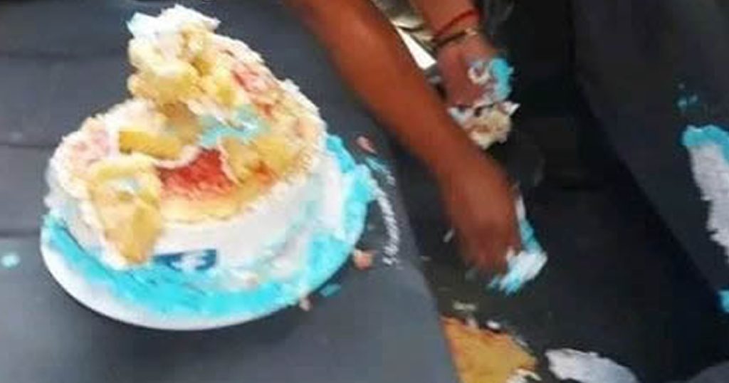 Quando a pessoa perde para você busca o bolo Quando a pessoa perde para você busca o bolo