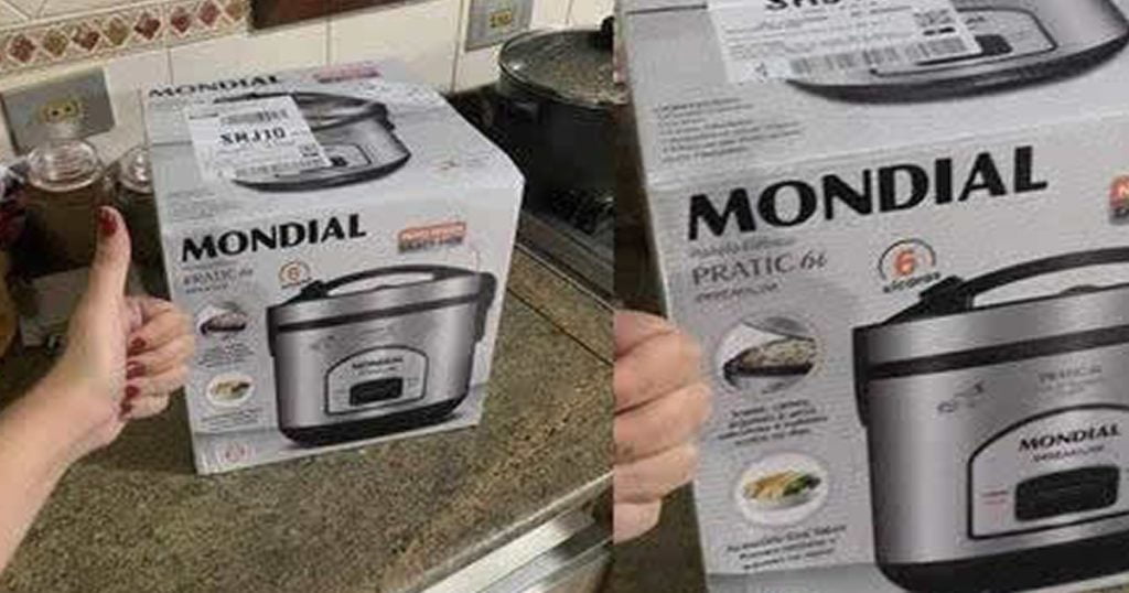 Mãe compra presente para filha