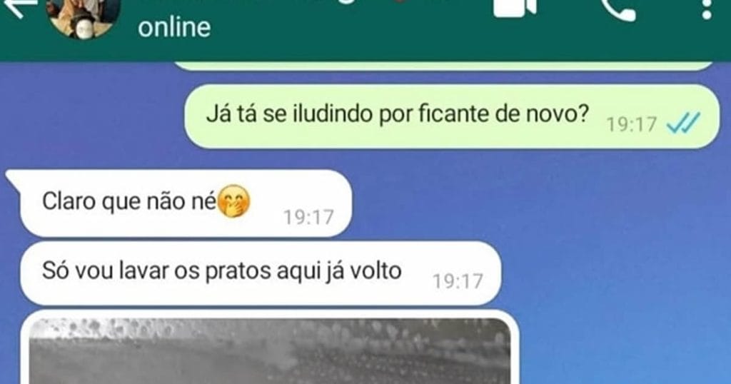 Esponja de lavar ou diário de amor? Quando até a louça entrega que você tá iludida! Esponja de lavar ou diário de amor? Quando até a louça entrega que você tá iludida!