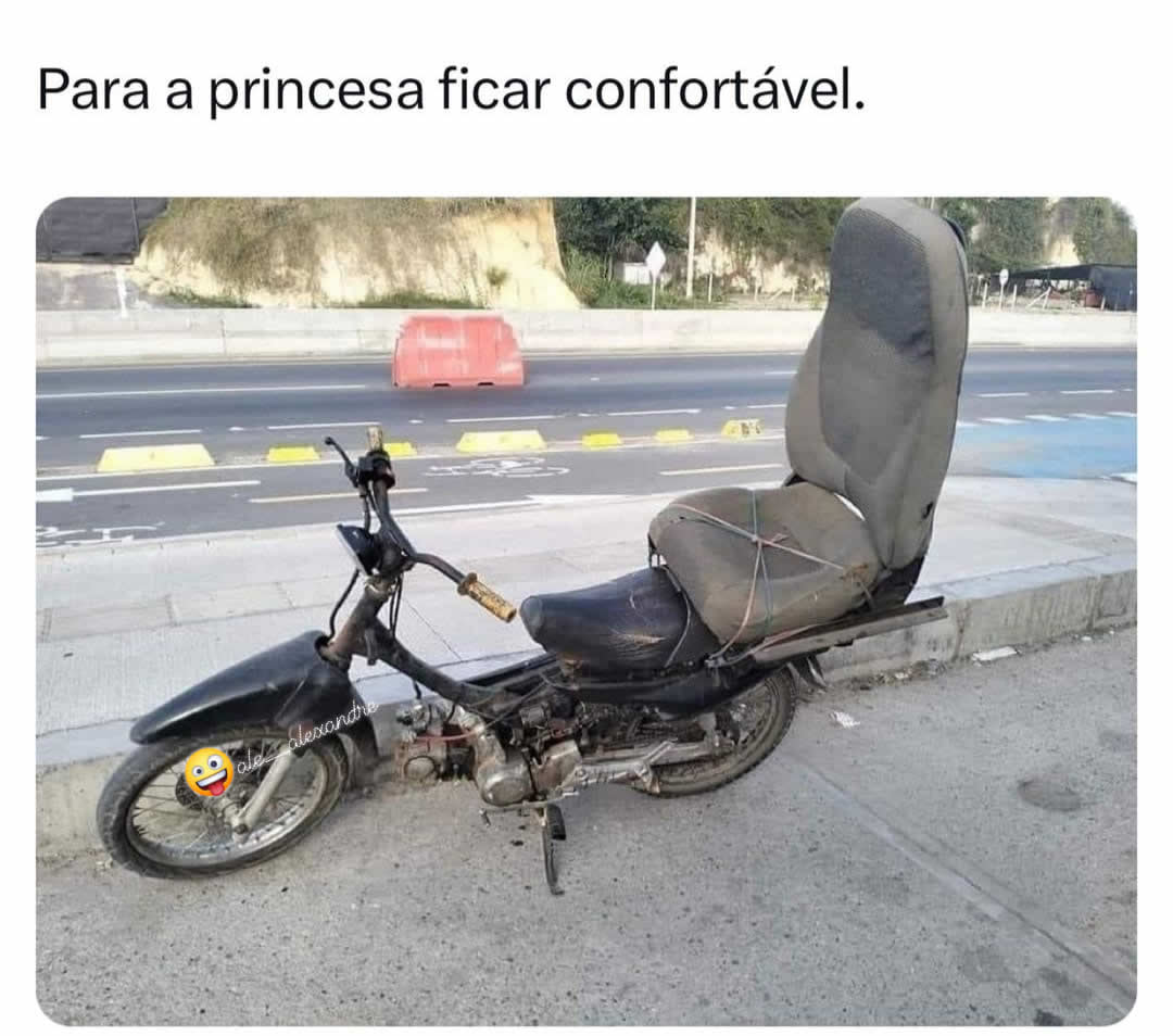 Quando a moto vira trono: O conforto da princesa no melhor estilo brasileiro! Quando a moto vira trono: O conforto da princesa no melhor estilo brasileiro!