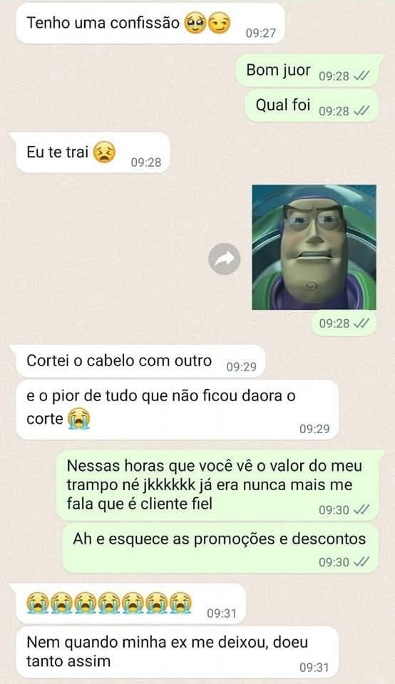 Traí meu cabeleireiro e o karma veio com a tesoura torta!