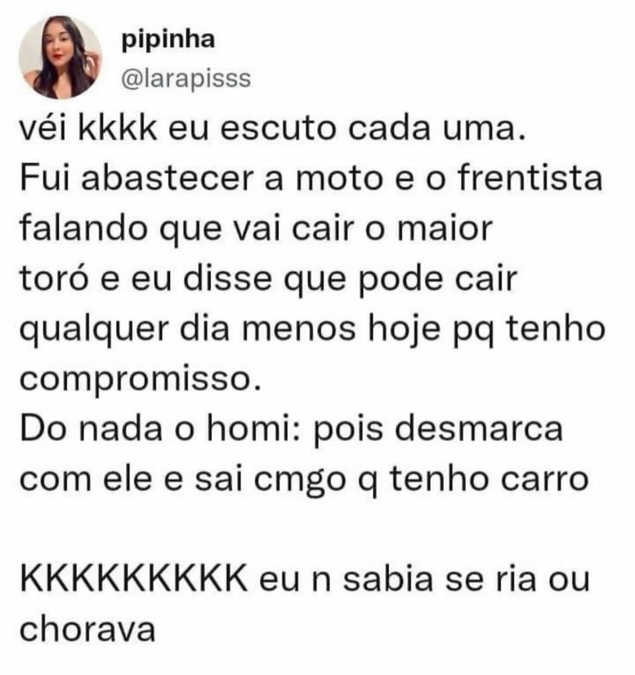 Abasteceu a moto e quase saiu com o Uber raiz do amor!