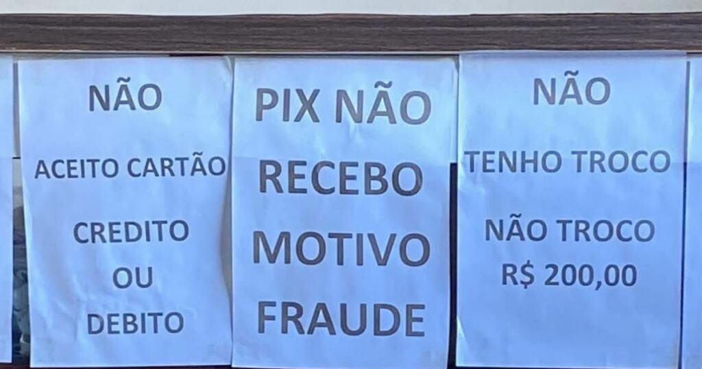 Aceitamos só coragem: o comércio que recusou o século XXI