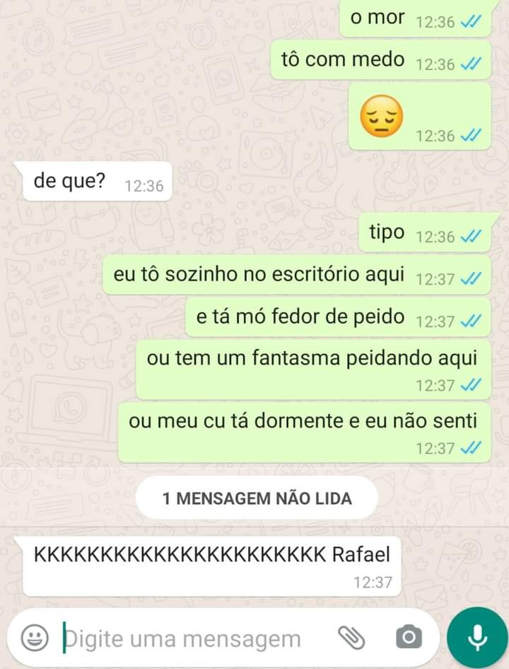 Terror psicológico nível escritório vazio e cheiro suspeito