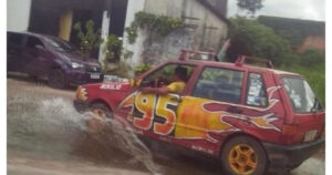 A verdadeira riqueza é rir no meio do caos enquanto todo mundo só reclama